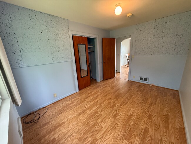 Building Photo - 2156 E River Rd