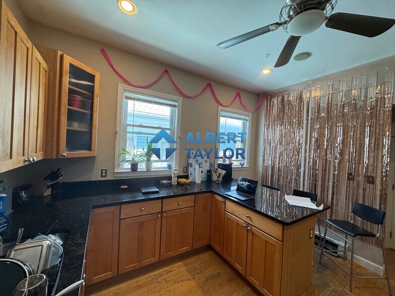 Primary Photo - 68 Calumet St