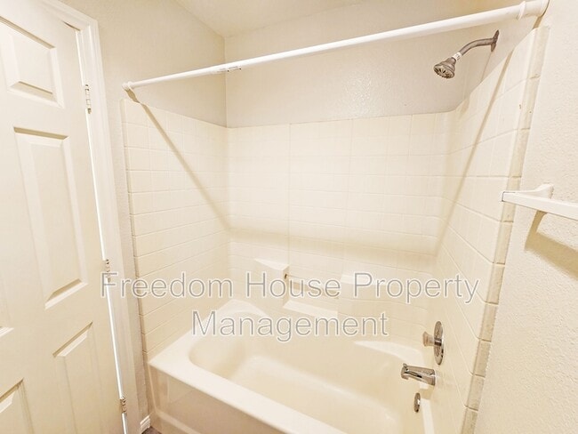 Building Photo - 1381 Ogallala St