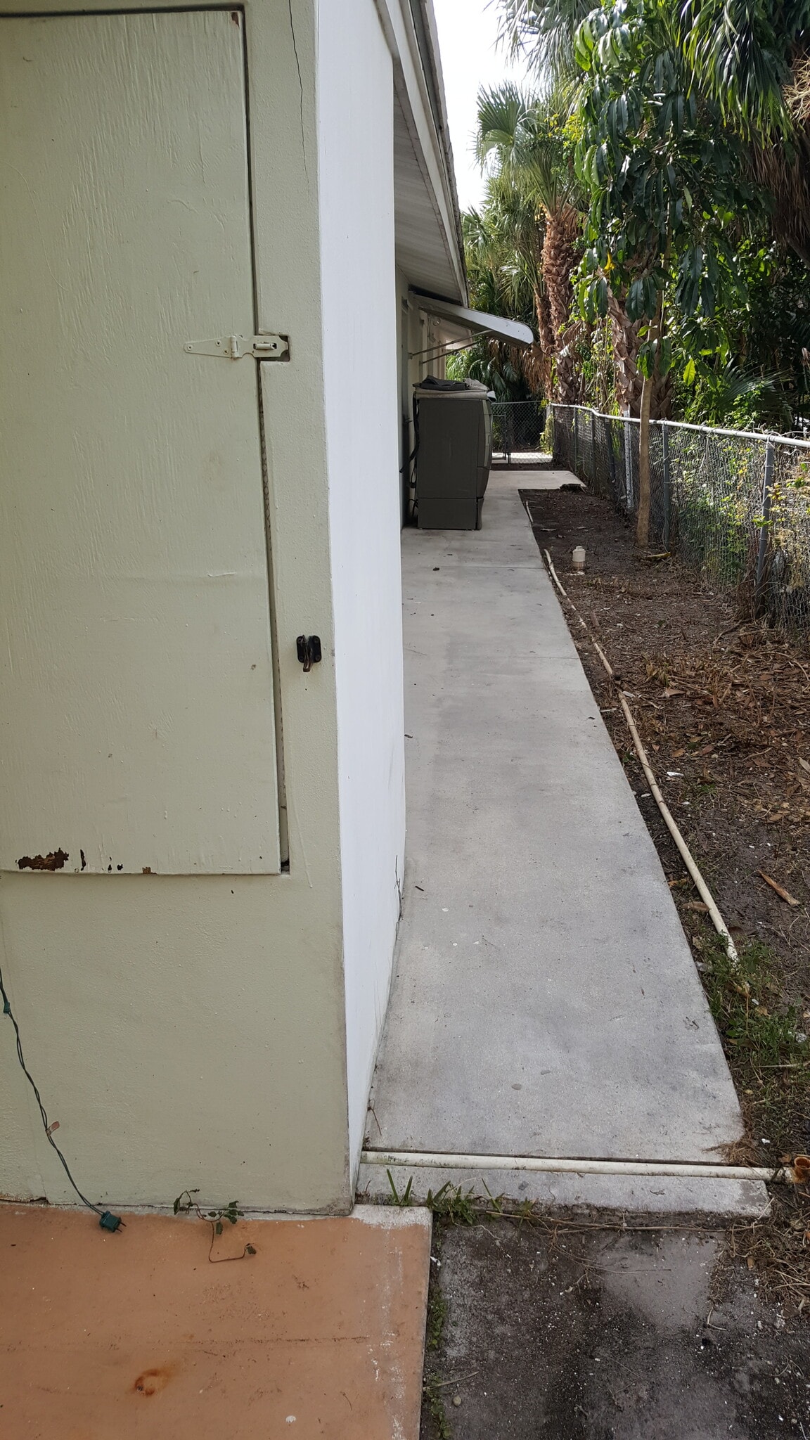 Building Photo - 325 Kenilworth Blvd