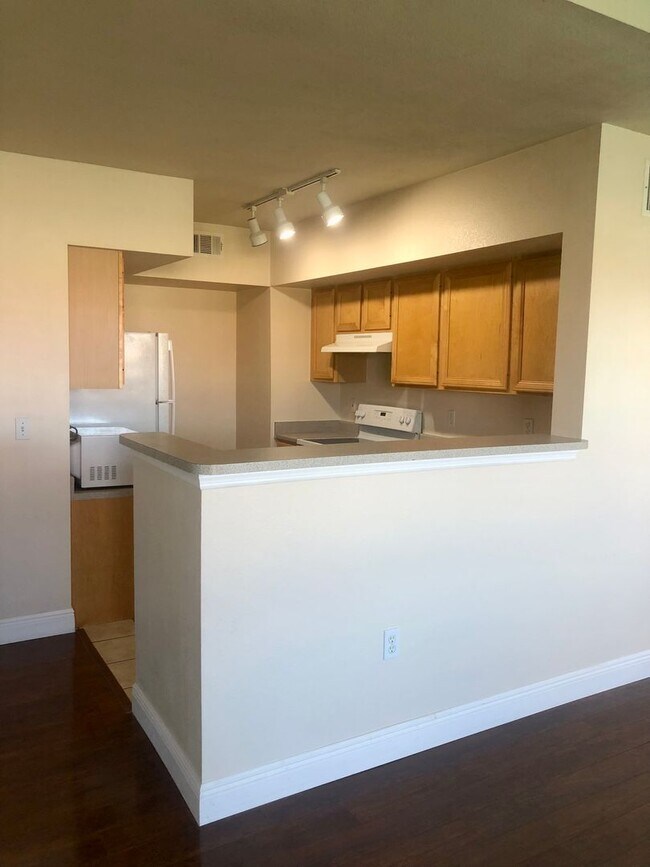 Building Photo - 2/2 with beautiful water views available n...