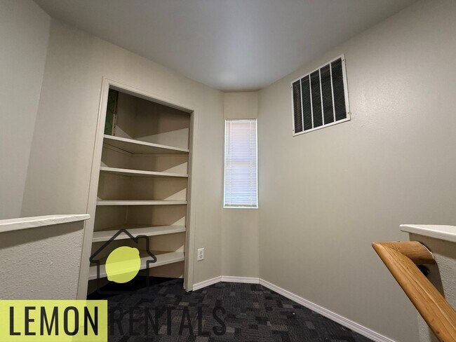 Building Photo - 1204 S 7th St