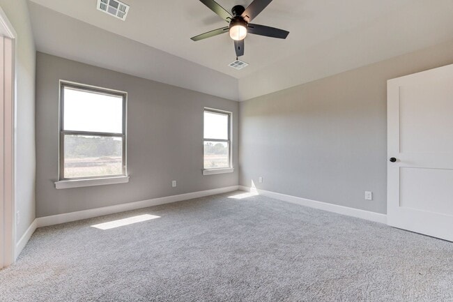 Building Photo - Brand New Home In Noble!