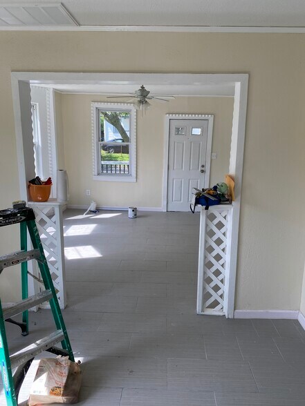 Building Photo - 208 W Adams Ave