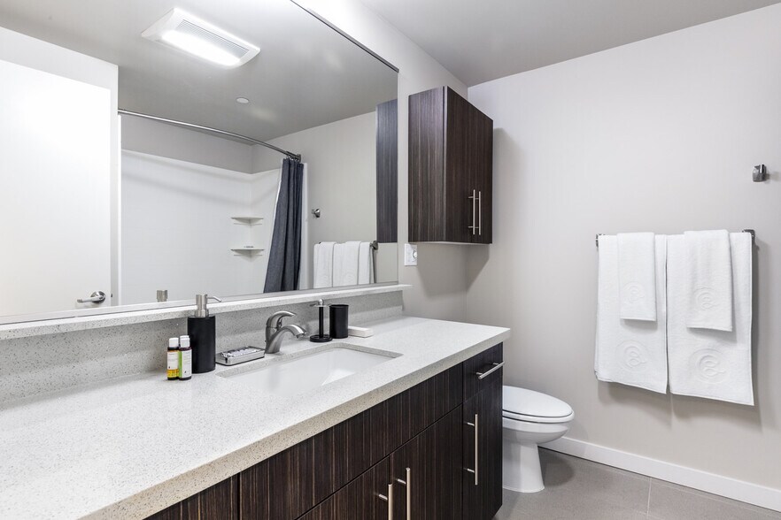 Building Photo - 101 Taylor Ave N