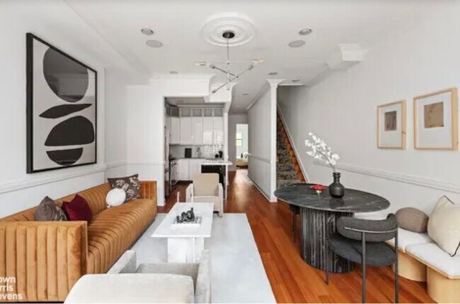 Building Photo - 312 W 138th St