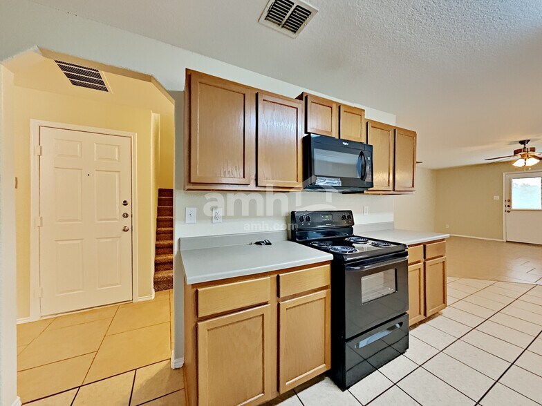 Building Photo - 12803 Salerno Way