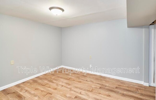 Building Photo - 1405 Willowbrook Dr