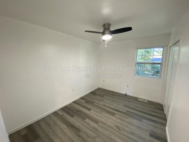Building Photo - 810 Sledgehammer Dr