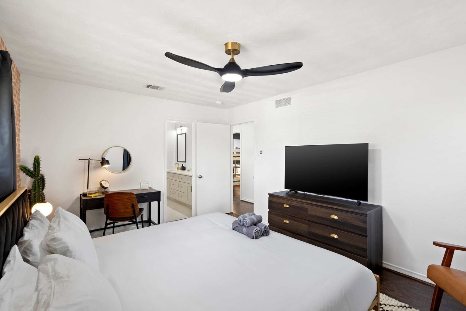 Building Photo - 1308 Glen Cove Dr