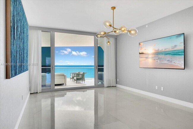 Building Photo - 16901 Collins Ave