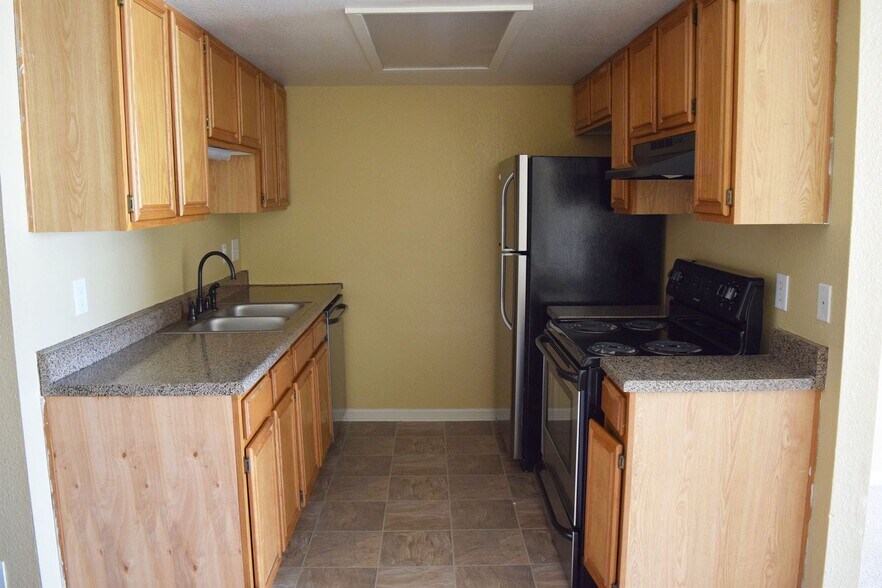 Building Photo - 1210 Monroe Loop