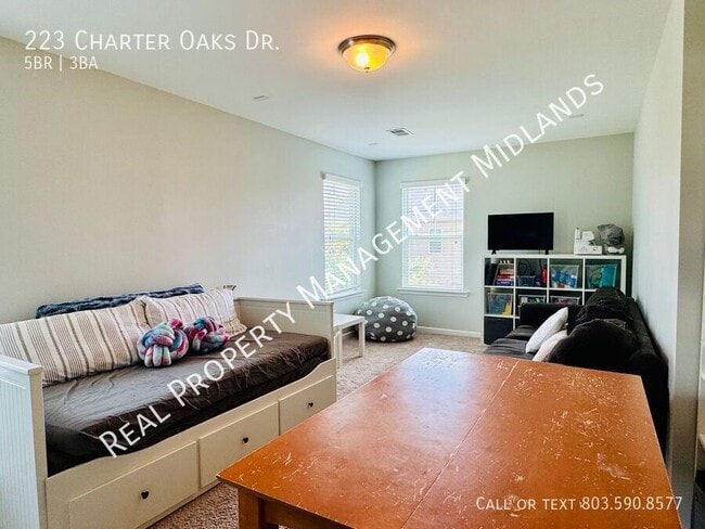 Building Photo - 223 Charter Oaks Dr