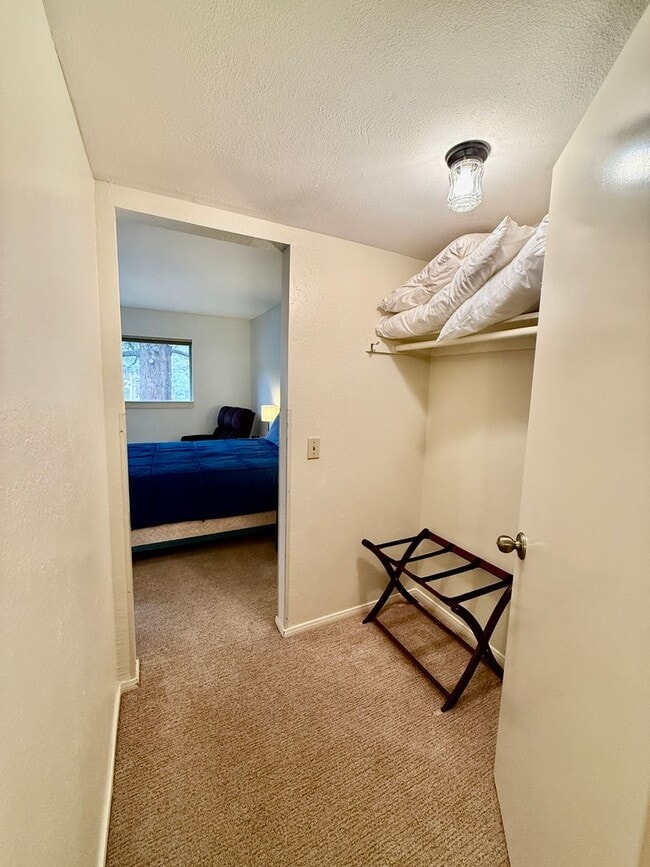 Building Photo - Winter Rental – Mountain Shadows, Center o...