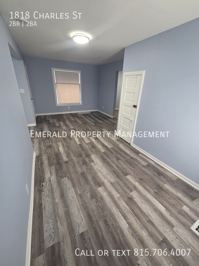 Building Photo - 1818 Charles St