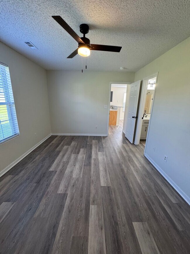 Building Photo - 1908-1910 Arlene Dr.