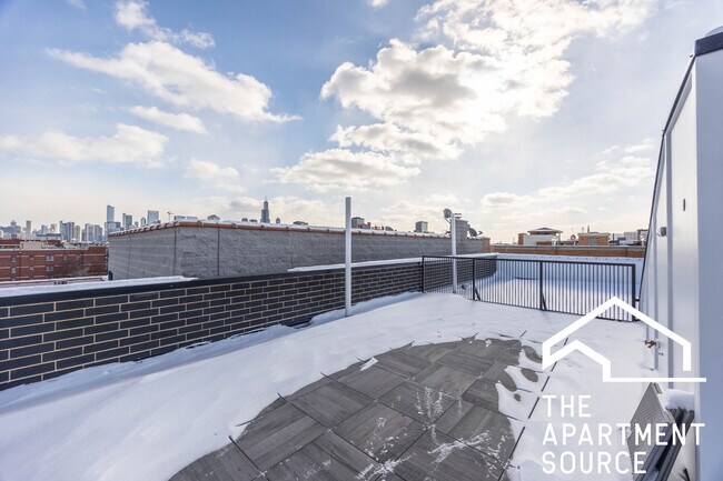 Building Photo - 1620 W Grand Ave