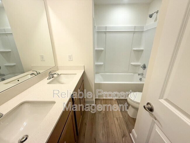 Building Photo - 32 Honeydew Wy