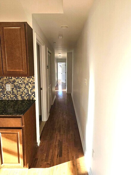 Building Photo - 601 N 39th St