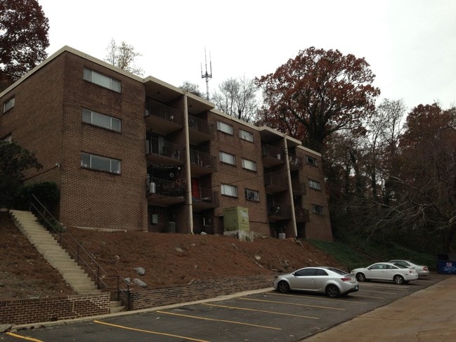 Building Photo - 1320 18th Ave S