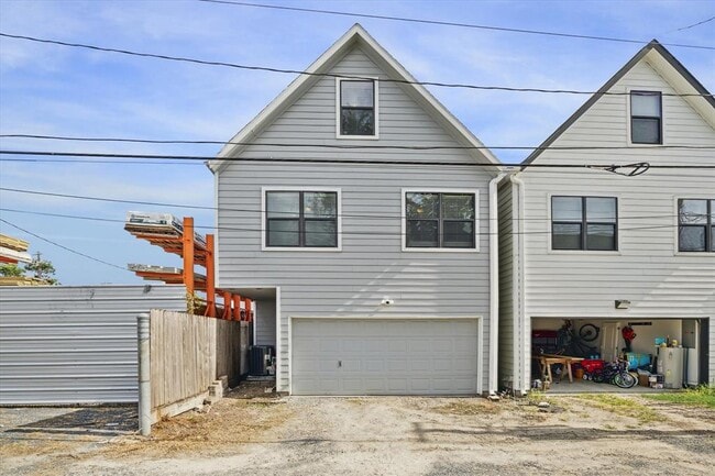 Building Photo - 211 W 25th St