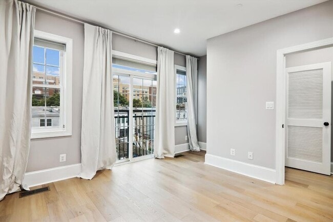 Building Photo - 1541 9th Street Northwest - 2