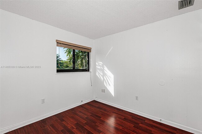 Building Photo - 4700 SW 67th Ave
