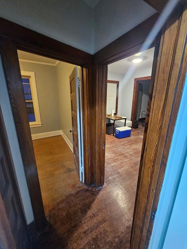 Building Photo - 1372 Merryman St