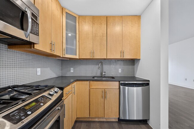Building Photo - 3312 Hudson Ave