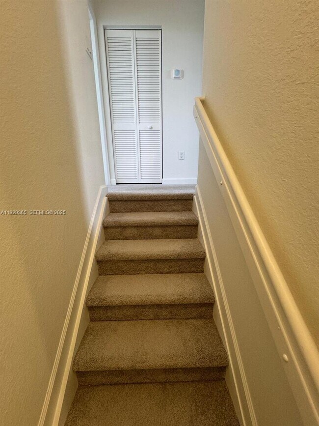 Building Photo - 2825 SE 25th Ave