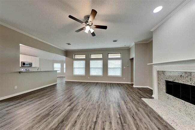 Building Photo - 8227 Sports Haven Dr