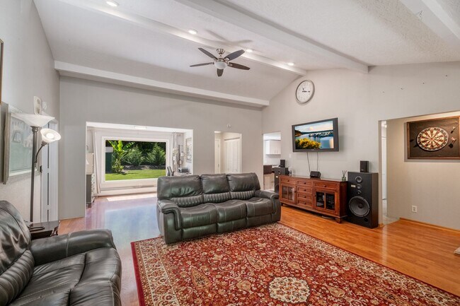 Building Photo - Rare Home on Creek Front Property!