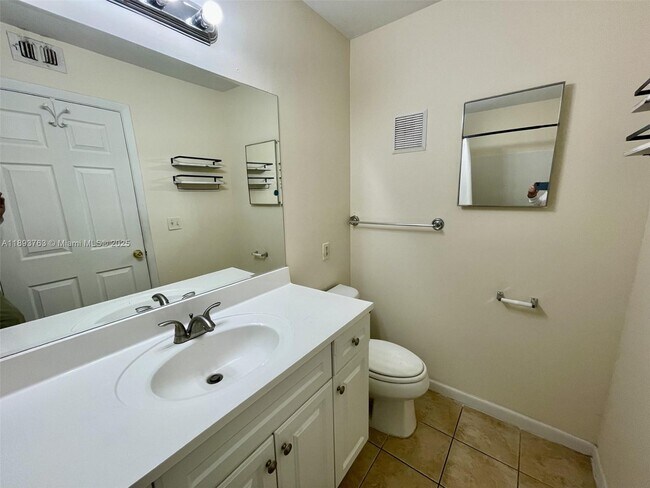 Building Photo - 815 Boynton Beach Blvd