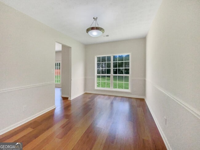 Building Photo - 260 Winthrop Ln