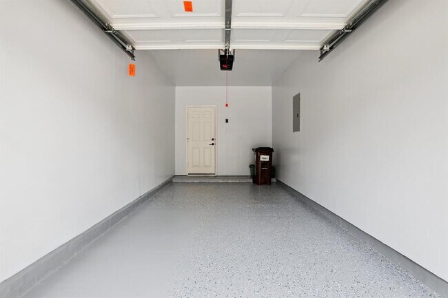 Building Photo - 16100 S Great Oaks Dr