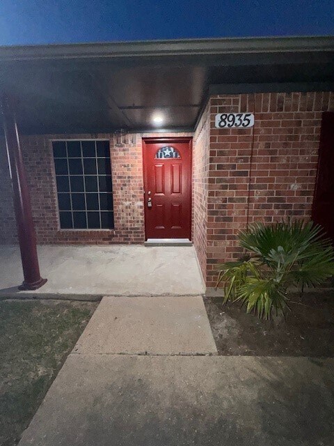 Building Photo - 8935 Dirby St