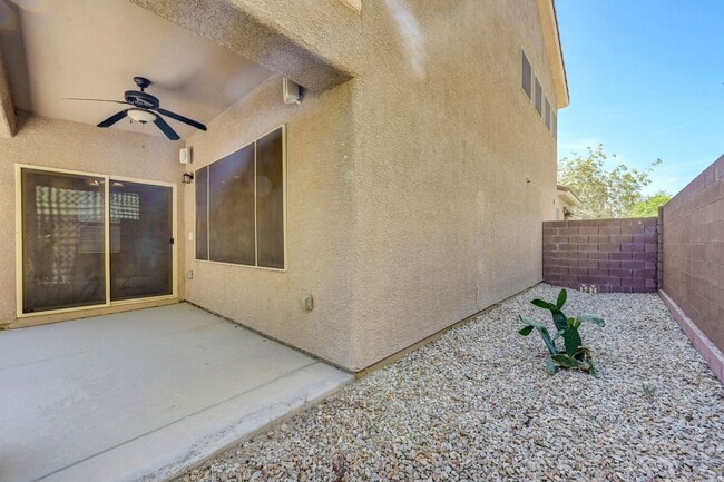 Building Photo - 3 Bedroom in Madeira Canyon!