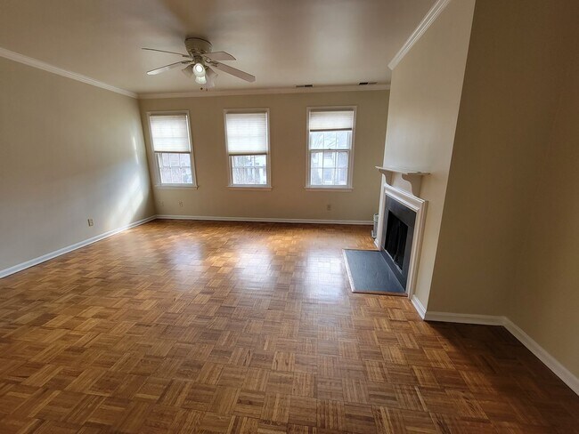 Building Photo - Spacious and Bright 2-level 1 BR in Adams Morgan