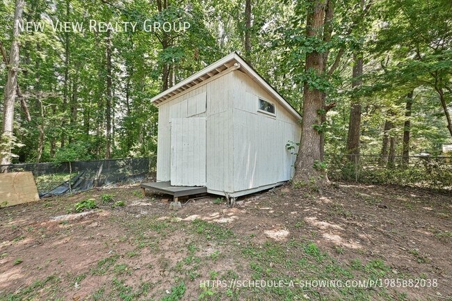 Building Photo - 5121 Farm Pond Ln