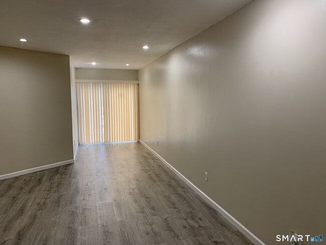 Building Photo - 124 Biruta St