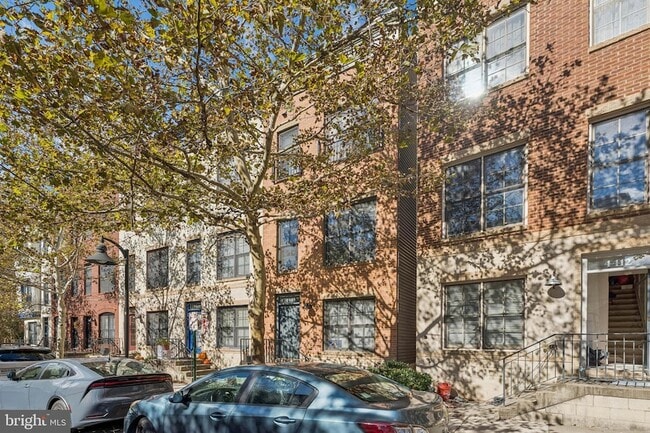 Building Photo - 4410 Longfellow St