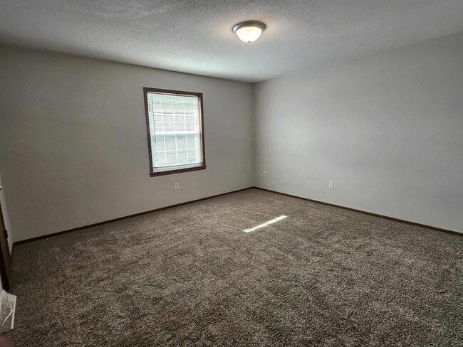 Building Photo - 203 Country Villa Ln