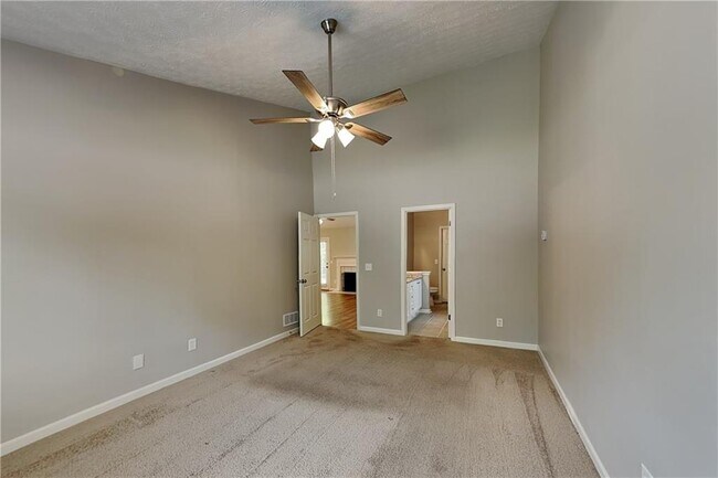 Building Photo - 263 Buckingham Dr