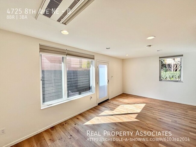 Building Photo - 4725 8th Ave NE