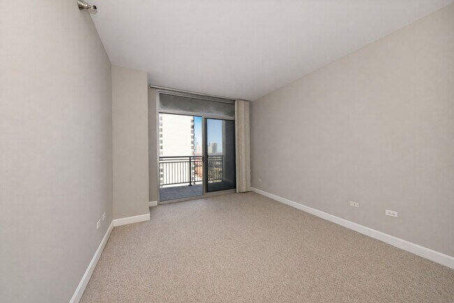 Building Photo - 1250 S Michigan Ave