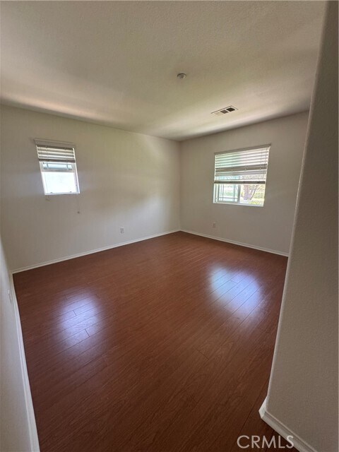 Building Photo - 6945 Regal Park Dr