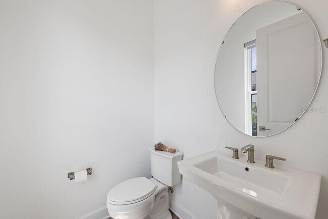 Building Photo - 2329 Brix St
