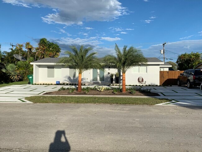 Primary Photo - 4865 SW 94th Ave