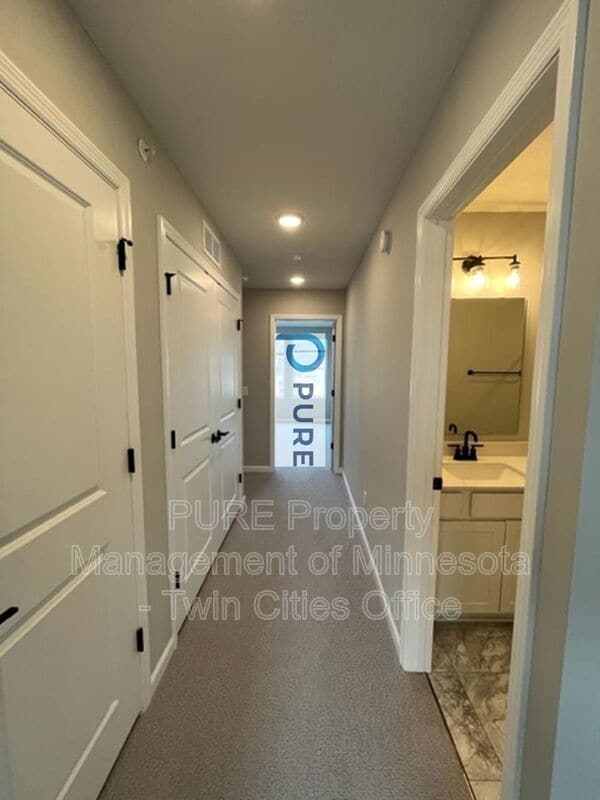 Building Photo - 1159 Farrier Rd