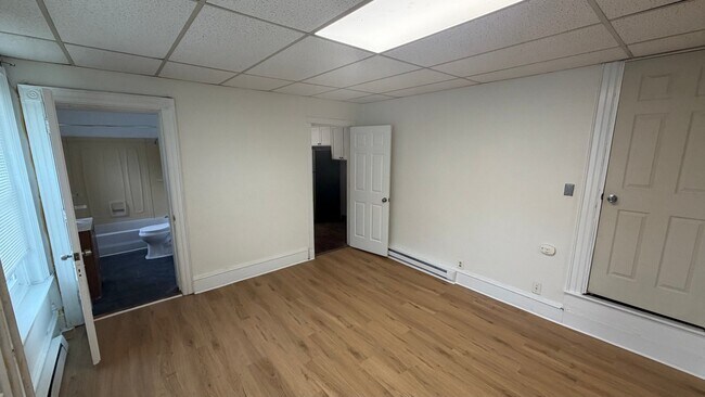 Building Photo - 136 S Madison St